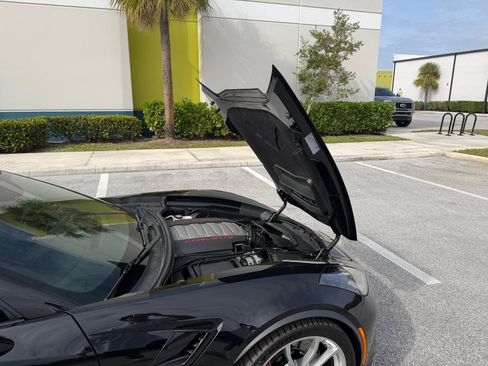 Used 2019 Chevrolet Corvette Grand Sport w/ Carbon Flash Badge Package image 30