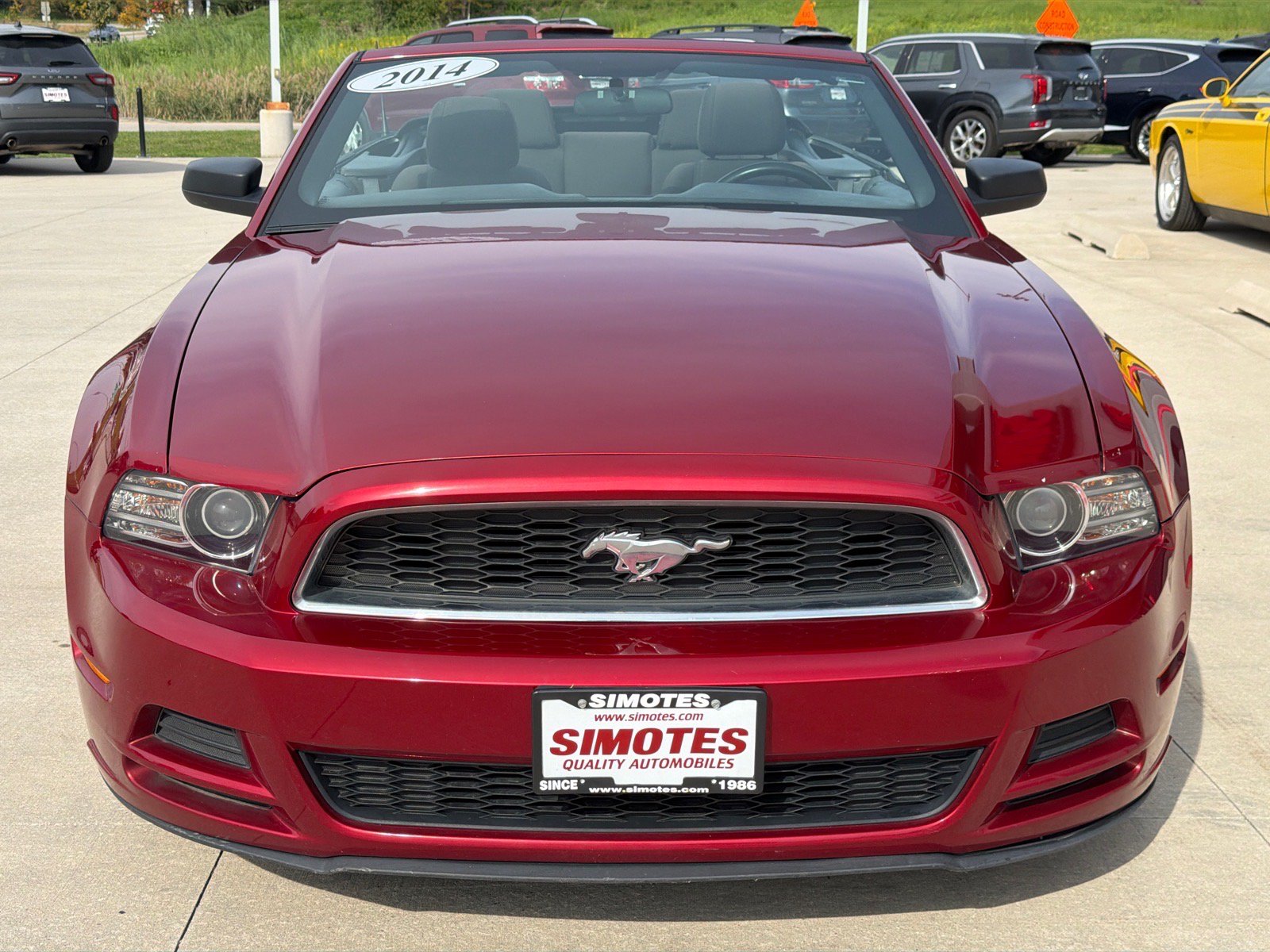 Used 2014 Ford Mustang Convertible RWD image 3