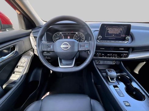 Used 2025 Nissan Rogue SV w/ SV Premium Package FWD image 6