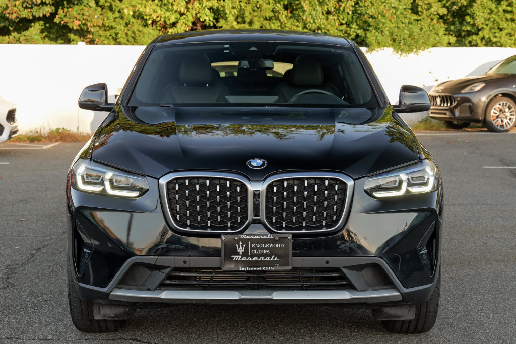 Used 2023 BMW X4 xDrive30i w/ Premium Package AWD/4WD image 2