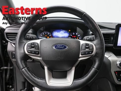 Used 2022 Ford Explorer XLT w/ Equipment Group 202A image 10