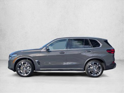 New 2026 BMW X5 xDrive50e image 9