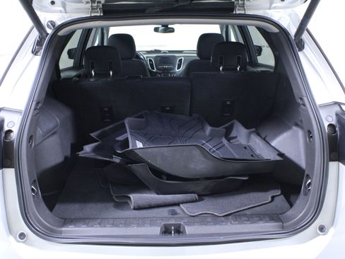 Used 2018 Chevrolet Equinox LT image 11