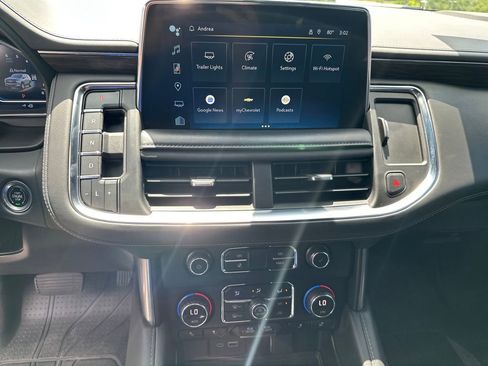 Used 2022 Chevrolet Suburban Z71 w/ Luxury Package AWD/4WD image 24