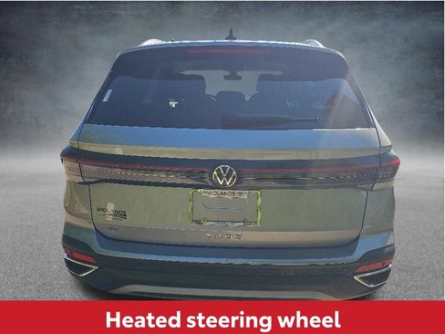 Used 2025 Volkswagen Taos SE FWD image 10