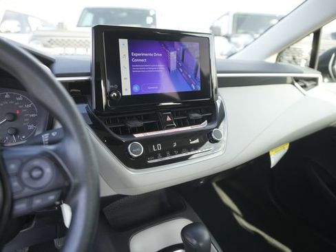 Used 2025 Toyota Corolla LE image 25