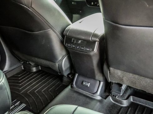 Used 2024 Toyota Highlander XSE FWD image 45
