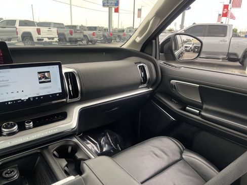 Used 2025 Ford Expedition Platinum AWD/4WD image 31