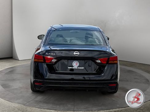 Used 2024 Nissan Altima 2.5 S FWD image 6