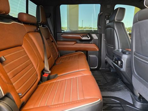 Used 2024 GMC Sierra 3500 Denali Ultimate AWD/4WD image 26