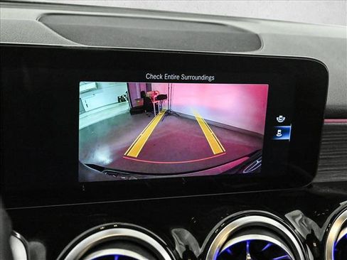 Used 2023 Mercedes-Benz GLB 250 4MATIC image 15