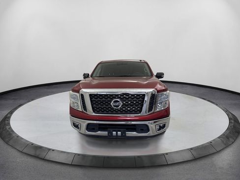 Used 2017 Nissan Titan SV RWD image 2