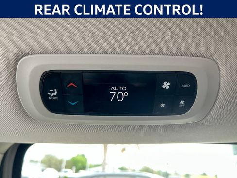 Used 2023 Chrysler Pacifica Touring-L FWD image 37