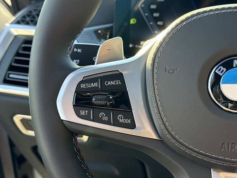 New 2026 BMW X7 M60i image 23