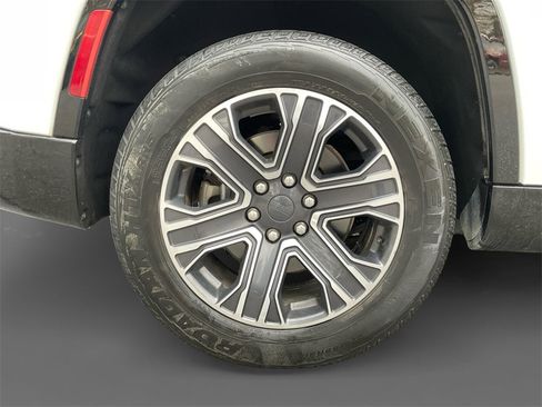 Used 2024 Jeep Wagoneer Series II w/ Flexible Seating Group image 10