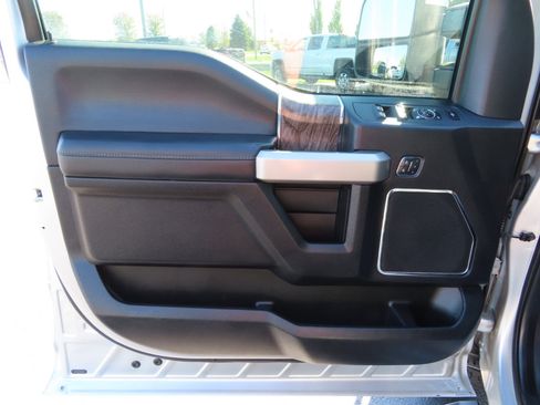 Used 2017 Ford F250 Lariat w/ Lariat Value Package image 25