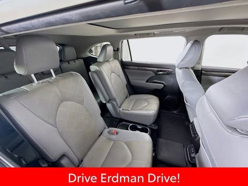 Certified 2021 Toyota Highlander Platinum AWD/4WD image 27