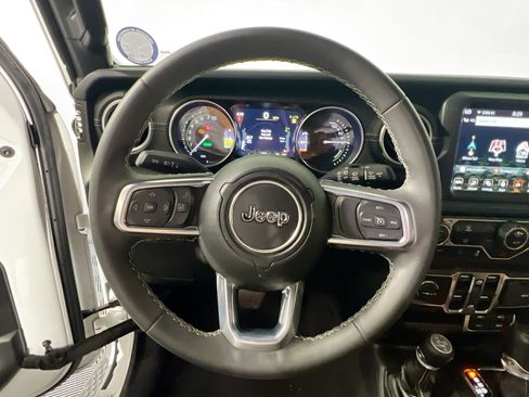 Used 2023 Jeep Wrangler Unlimited Sahara AWD/4WD image 16