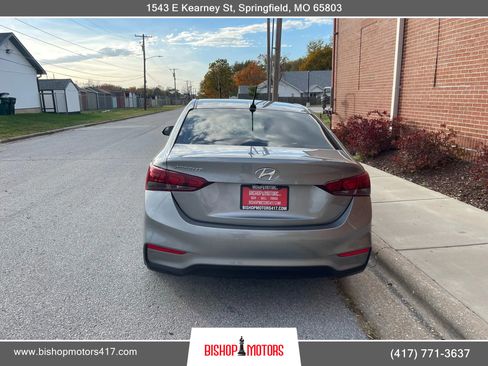 Used 2022 Hyundai Accent SEL image 4