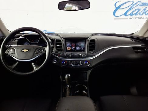 Used 2018 Chevrolet Impala LT FWD image 15