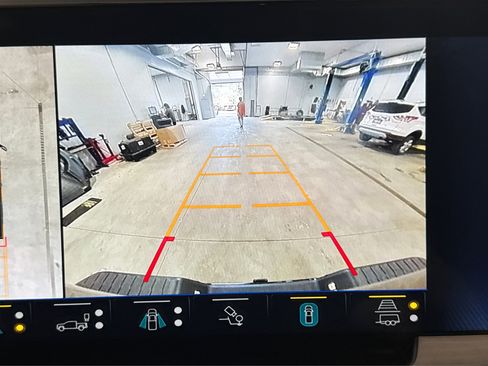 Used 2024 Chevrolet Silverado 3500 High Country w/ High Country Premium Package image 35