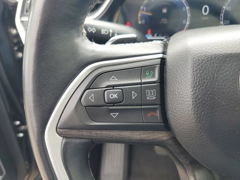 Used 2022 Jeep Grand Cherokee L Limited AWD/4WD image 17