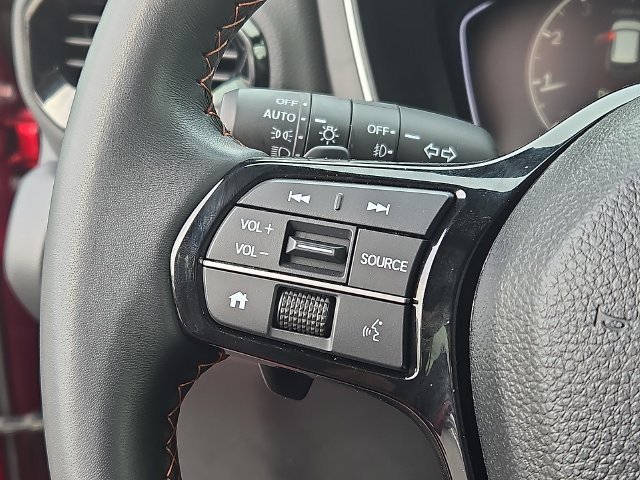 Used 2025 Honda Pilot Sport image 17
