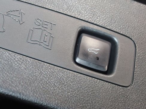 Used 2023 Lincoln Corsair Reserve w/ Equipment Group 201A AWD/4WD image 45
