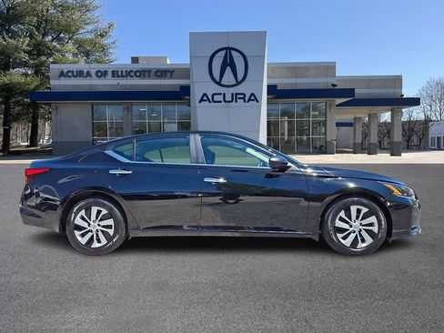 Used 2024 Nissan Altima 2.5 S FWD image 7