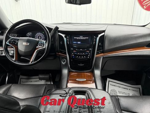 Used 2017 Cadillac Escalade Luxury AWD/4WD image 27