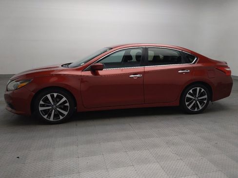 Used 2016 Nissan Altima 2.5 SR FWD image 2