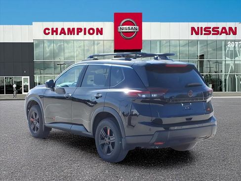 Used 2025 Nissan Rogue SV image 5