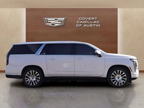 Used 2025 Cadillac Escalade ESV Premium Luxury Platinum AWD/4WD image 5