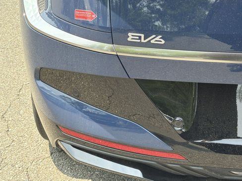 New 2026 Kia EV6 Wind AWD/4WD image 18