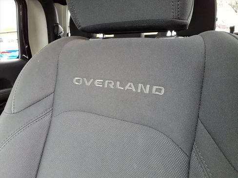 Used 2021 Jeep Gladiator Overland image 20