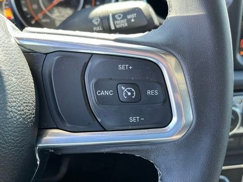 Certified 2023 Jeep Gladiator Overland w/ LED Lighting Group image 22