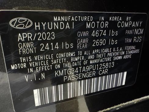 Used 2023 Genesis G70 2.0T image 33