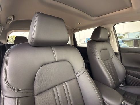Used 2026 Honda HR-V EX-L image 9