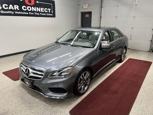 Used 2016 Mercedes-Benz E 350 4MATIC Sedan image 4