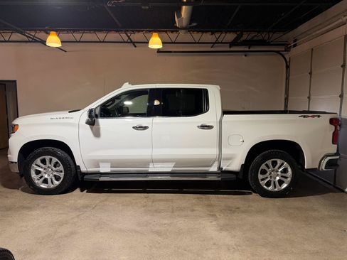 Used 2023 Chevrolet Silverado 1500 LTZ AWD/4WD image 2
