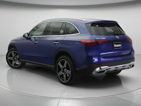 New 2026 Mercedes-Benz GLC 300 image 2