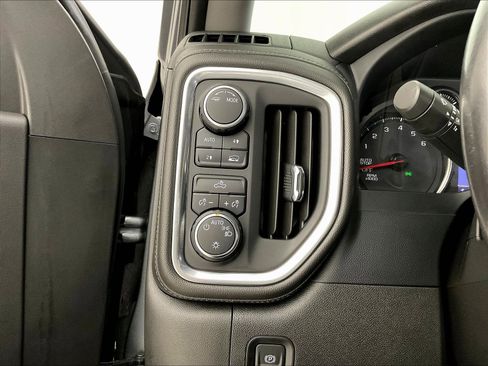 Used 2022 Chevrolet Silverado 1500 LT AWD/4WD image 16
