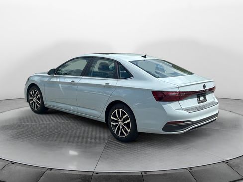 Certified 2026 Volkswagen Jetta SE FWD image 5