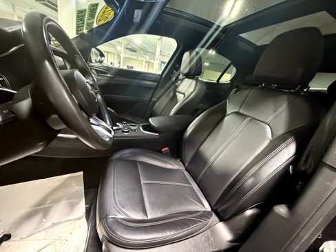 Used 2022 Alfa Romeo Stelvio Ti image 16