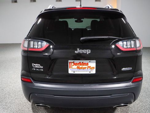 Used 2019 Jeep Cherokee Latitude Plus w/ Comfort/Convenience Group image 8