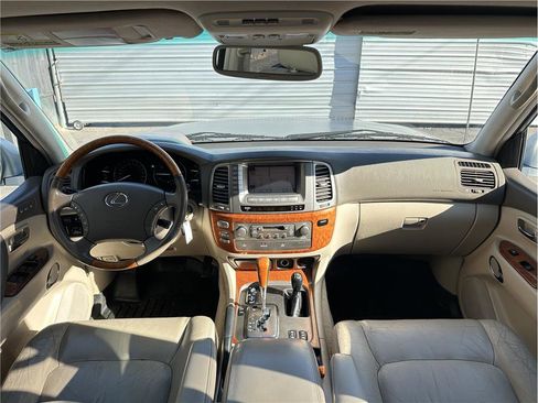 Used 2005 Lexus LX 470 4WD image 16