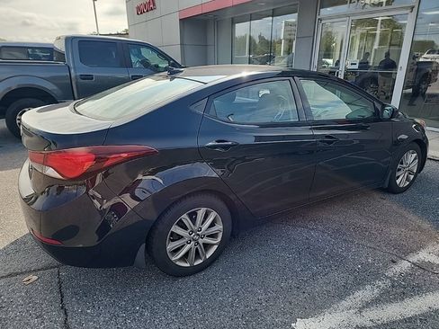 Used 2016 Hyundai Elantra SE w/ Option Group 02 FWD image 4