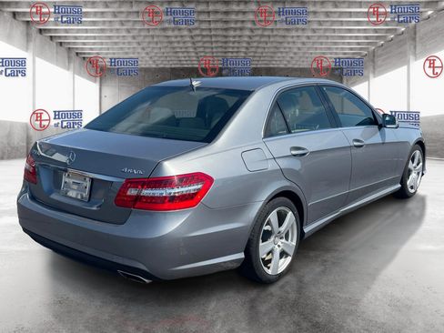 Used 2010 Mercedes-Benz E 350 4MATIC Sedan image 5