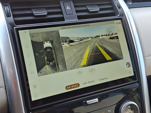 New 2026 Land Rover Discovery S image 16