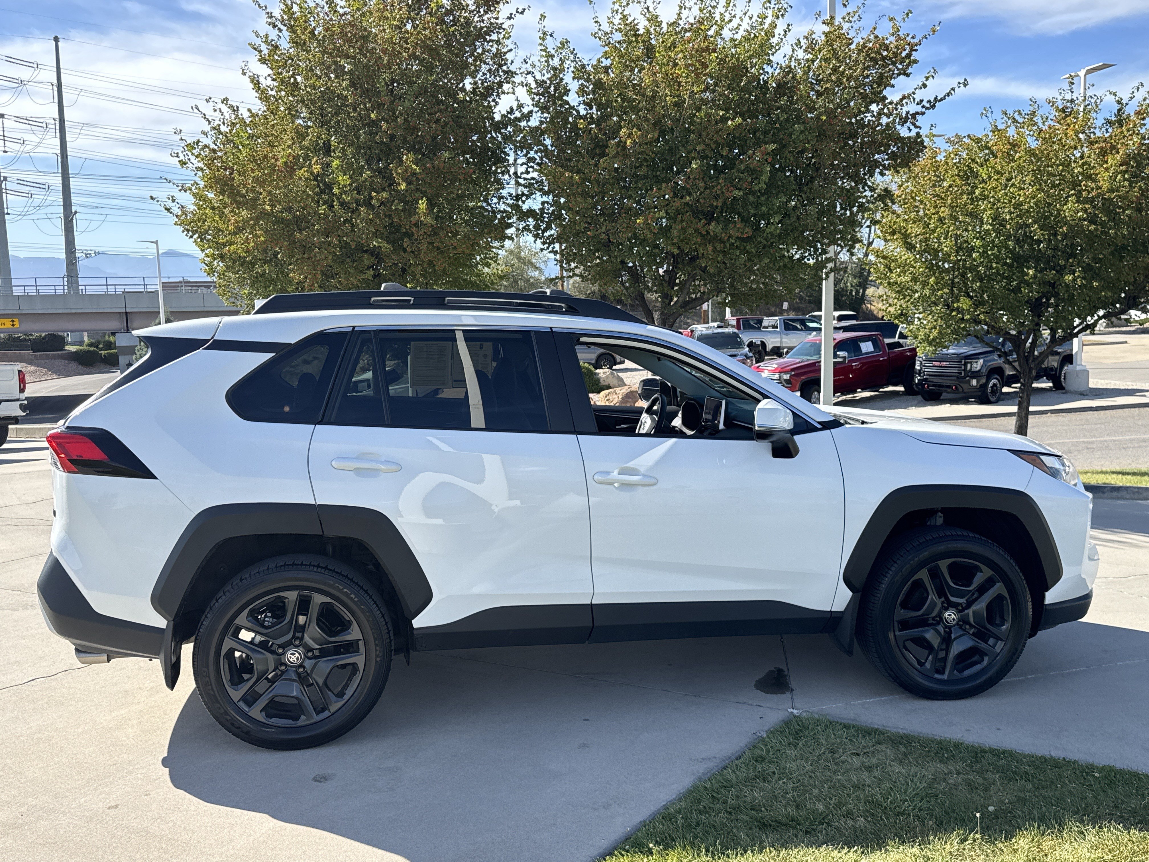 Used 2024 Toyota RAV4 Adventure w/ Convenience Package AWD/4WD image 6